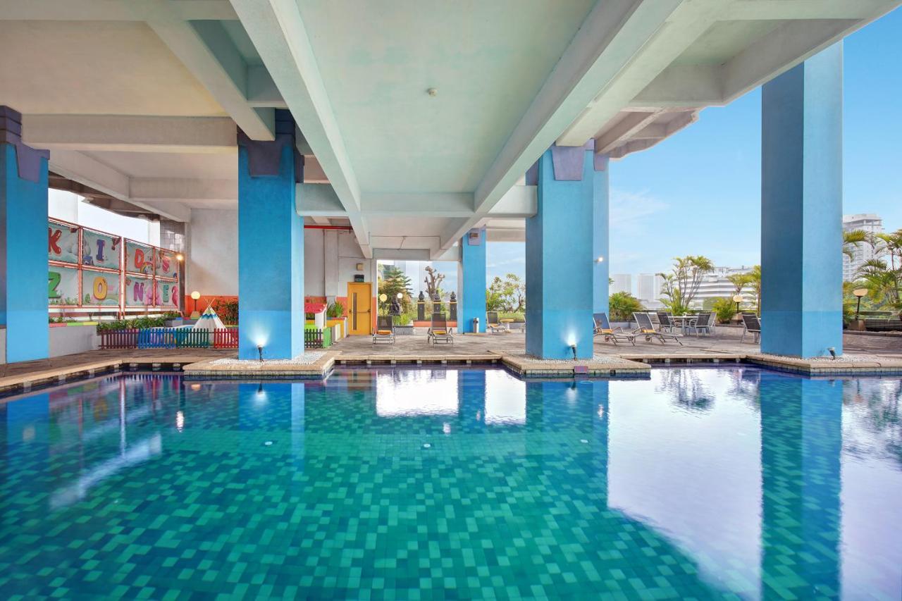 Lumire Hotel & Convention Centre Jakarta Exterior photo