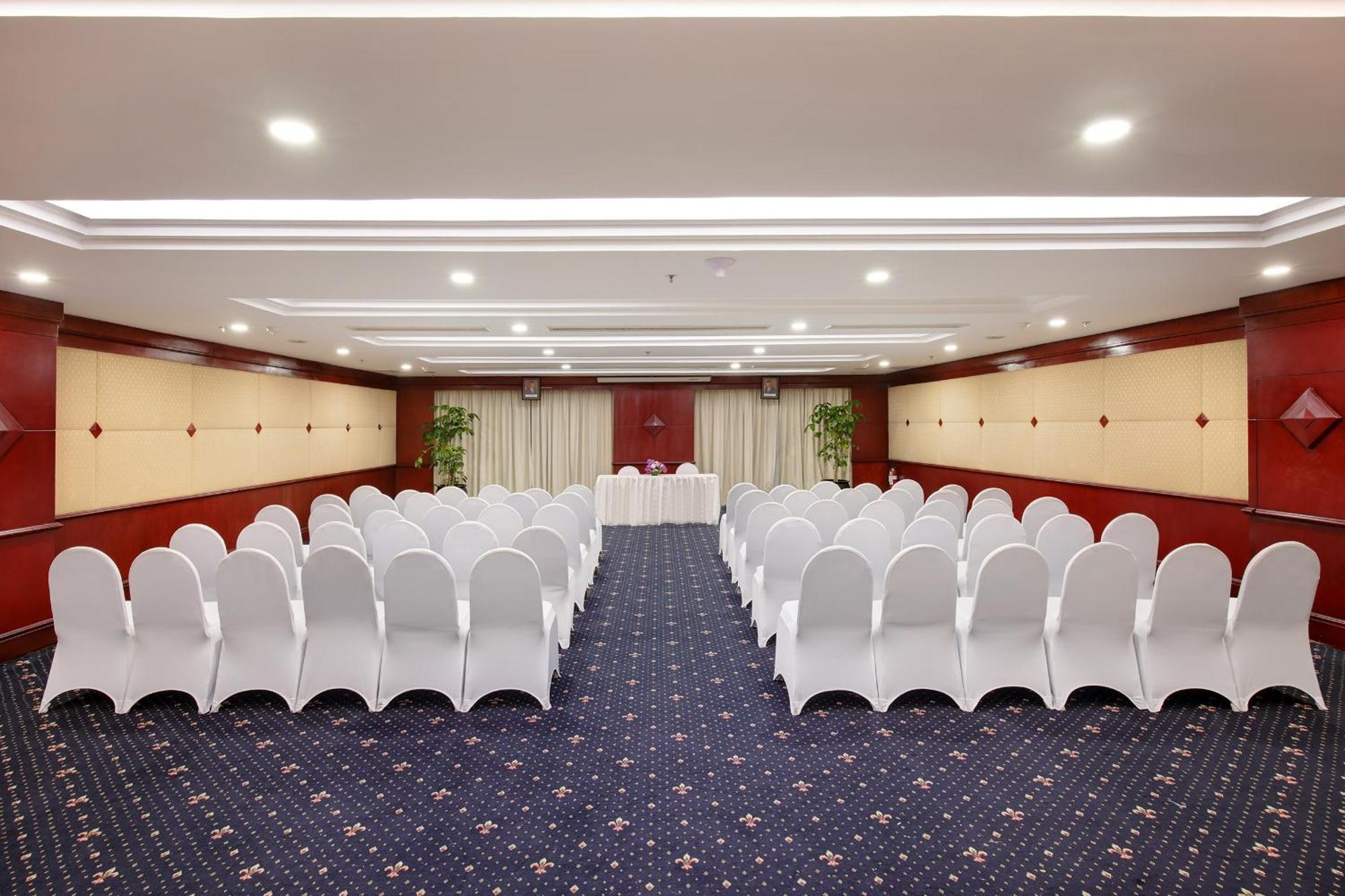Lumire Hotel & Convention Centre Jakarta Exterior photo