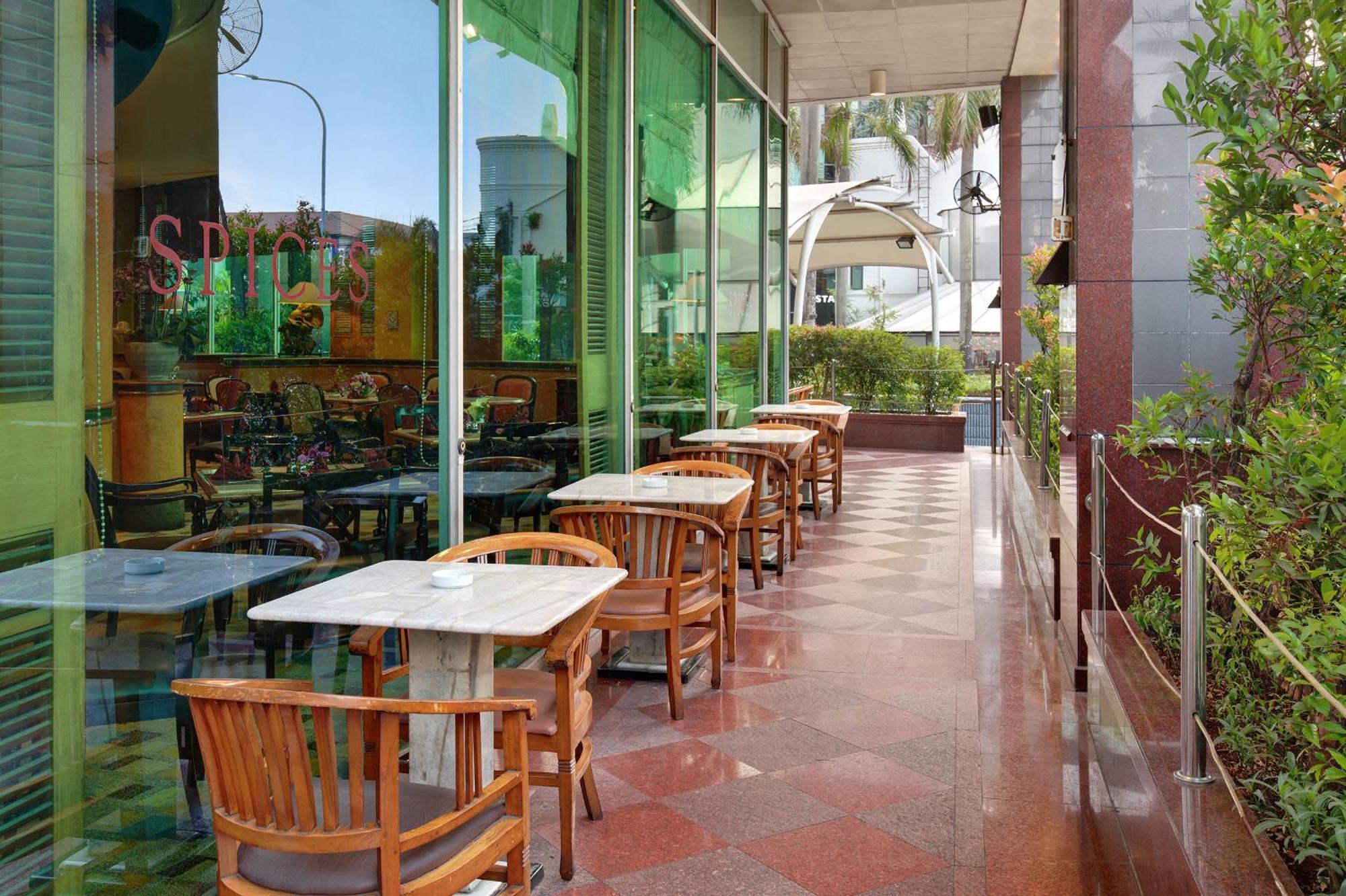 Lumire Hotel & Convention Centre Jakarta Exterior photo