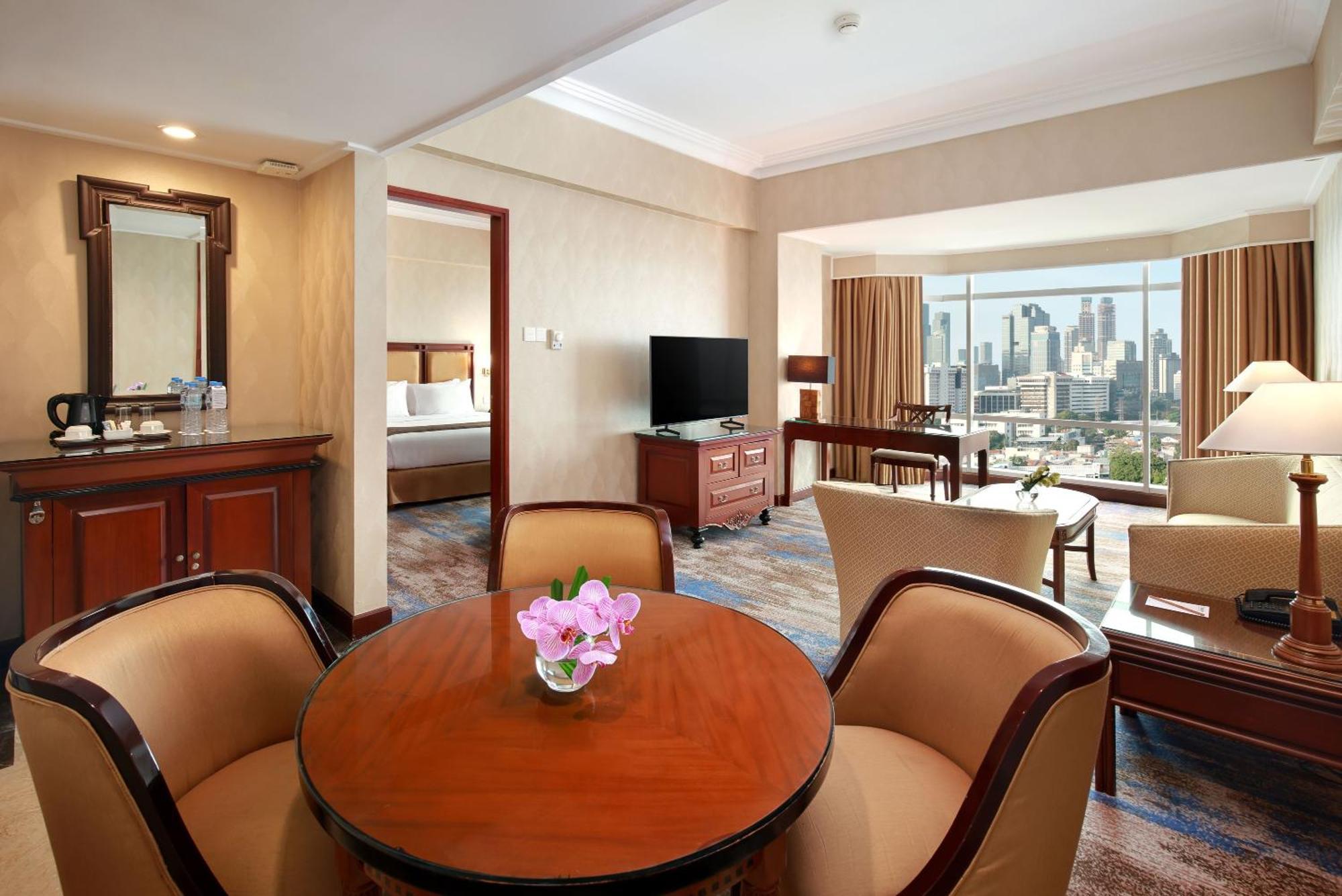 Lumire Hotel & Convention Centre Jakarta Exterior photo