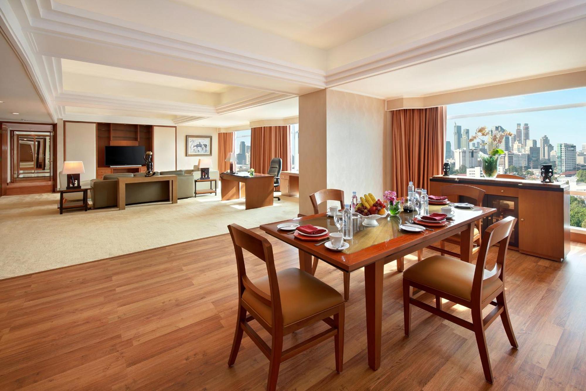 Lumire Hotel & Convention Centre Jakarta Exterior photo