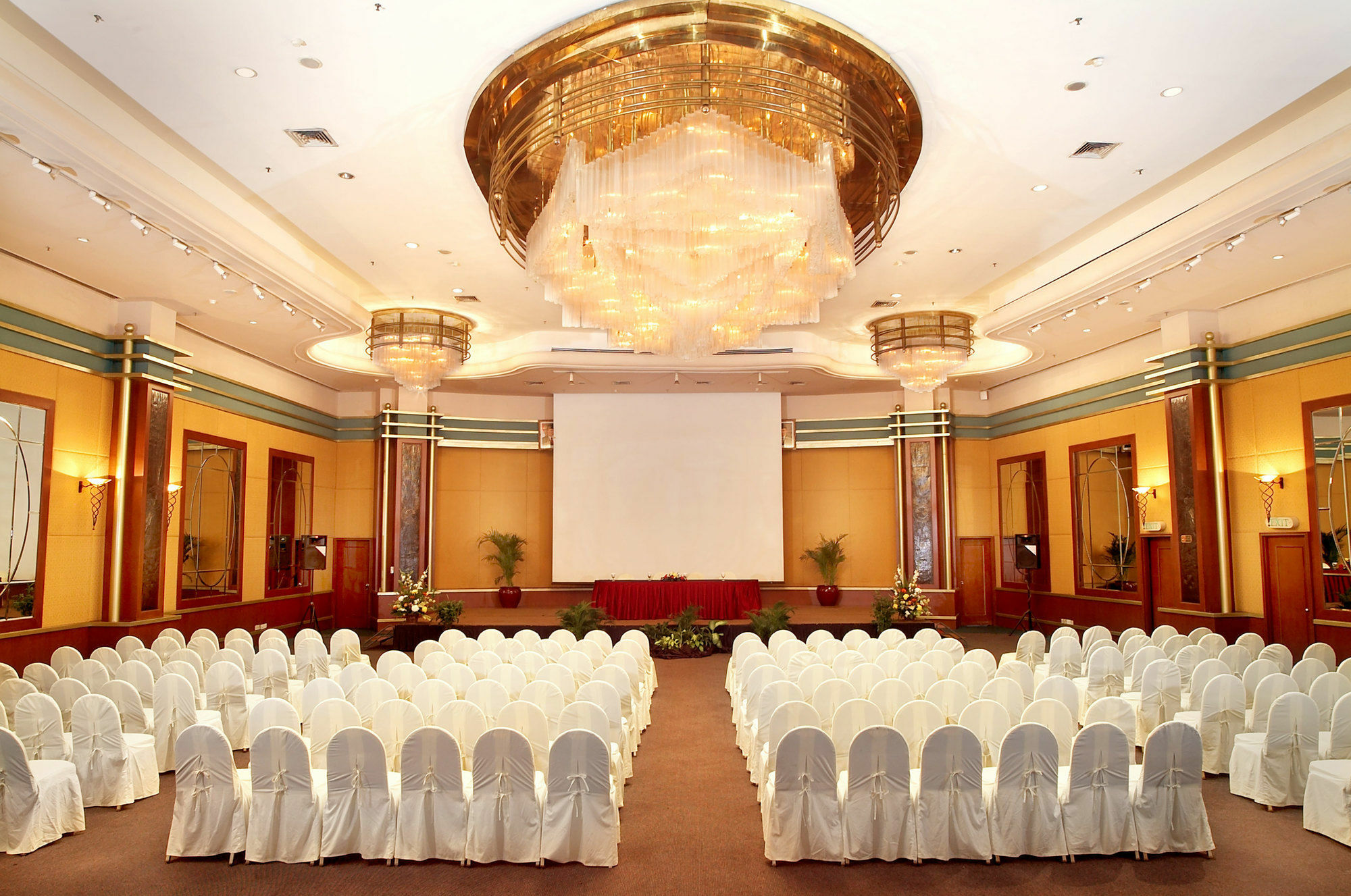 Lumire Hotel & Convention Centre Jakarta Exterior photo